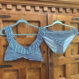 Vineyard Vines two piece blue & white striped bikini sz XL like new!
